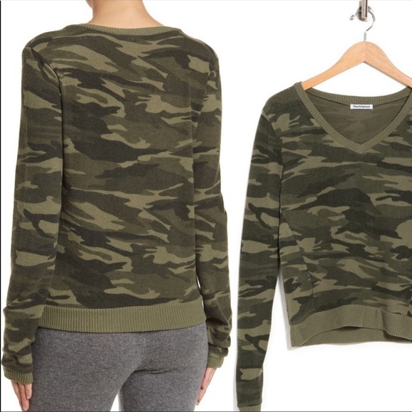 Theo & Spence Leopard Print V-Neck Pajama Top - Picture 7 of 13